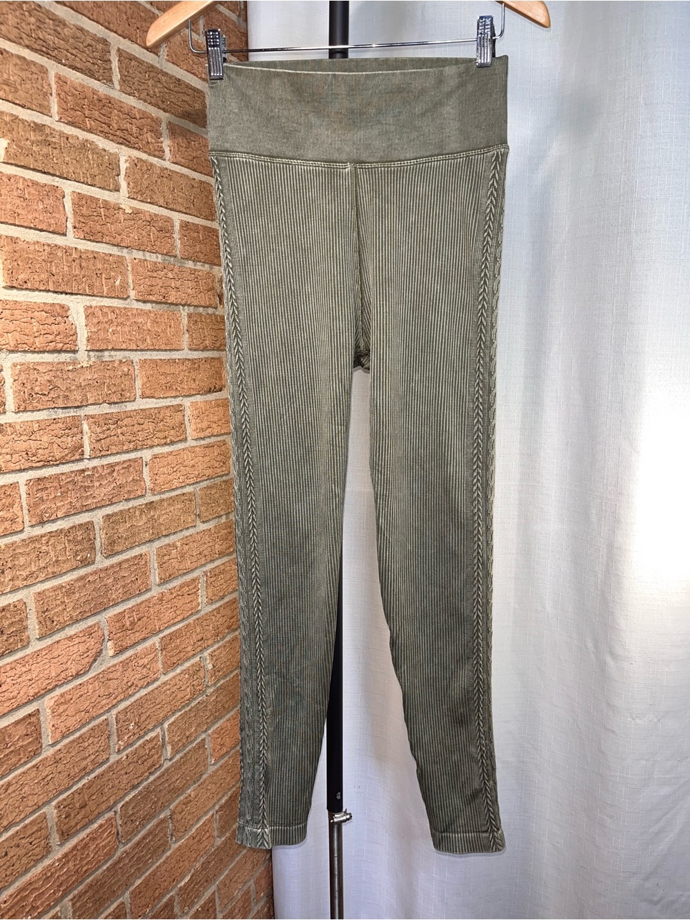 OFFLINE Aerie Real Me Ribbed Leggings Large Olive Green Athleisure Yoga